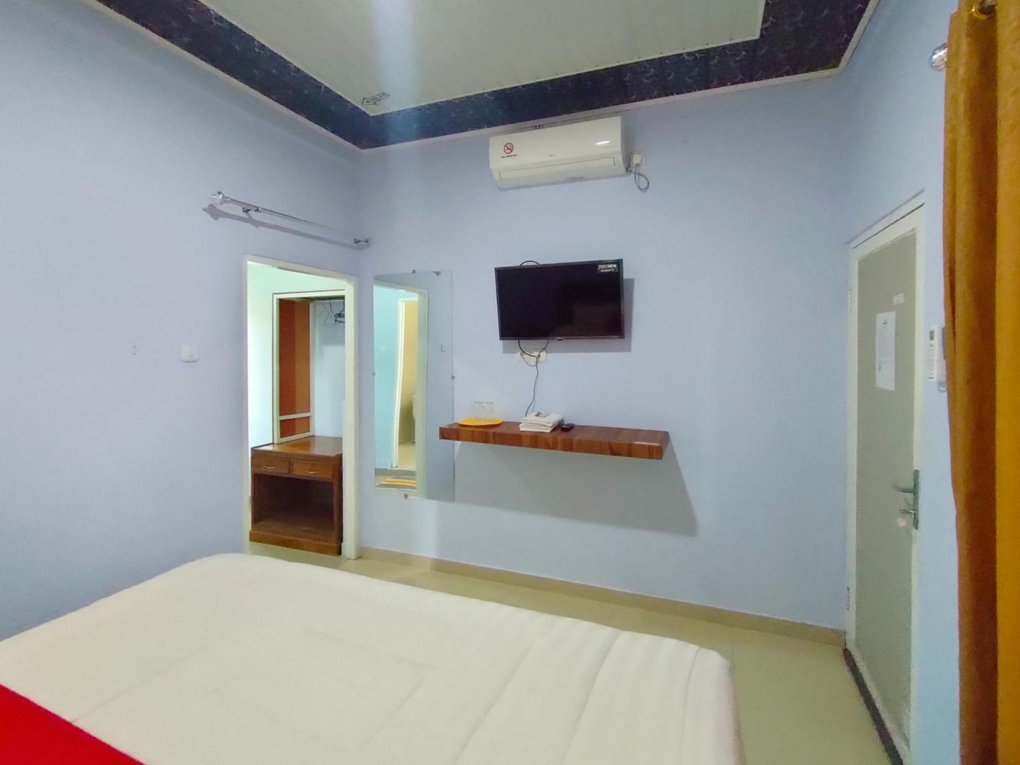 Reddoorz Syariah Near Stasiun Wates Hotel Wates  Exterior photo